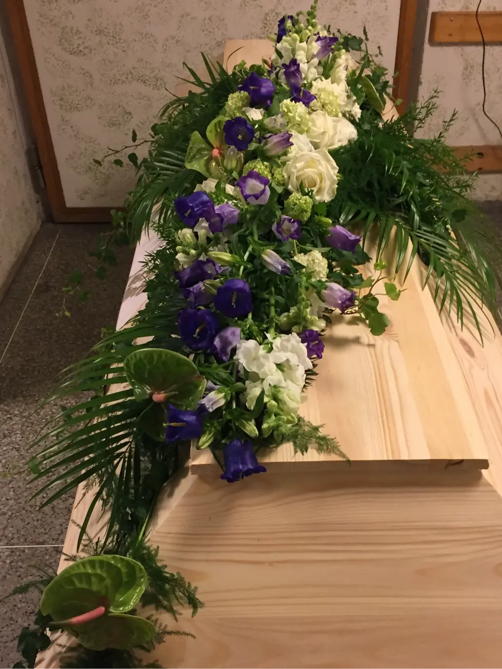 Stillhetens begravningsbyrå 135